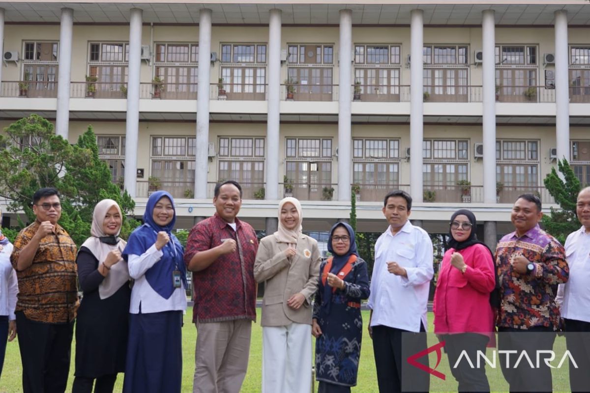 Anak petani kuliah tanpa biaya melalui kerja sama  Pemkab Penajam-UGM