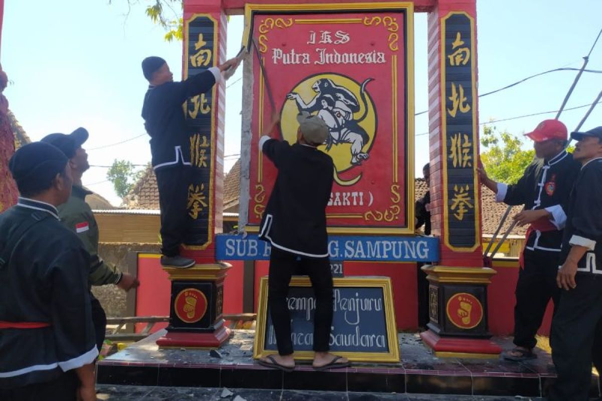 Perguruan silat di Ponorogo mulai bongkar tugu identitas