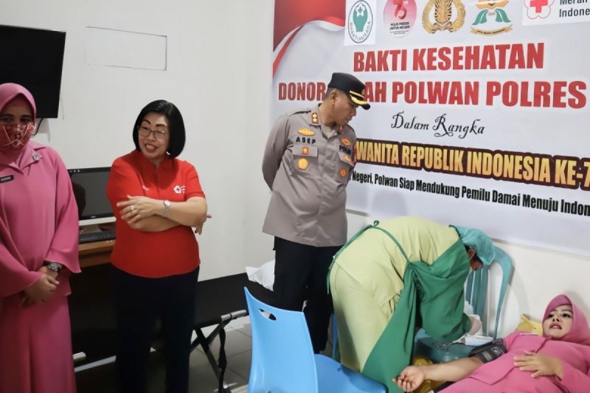 Wabup Gunung Mas apresiasi donor darah sambut HUT Polwan