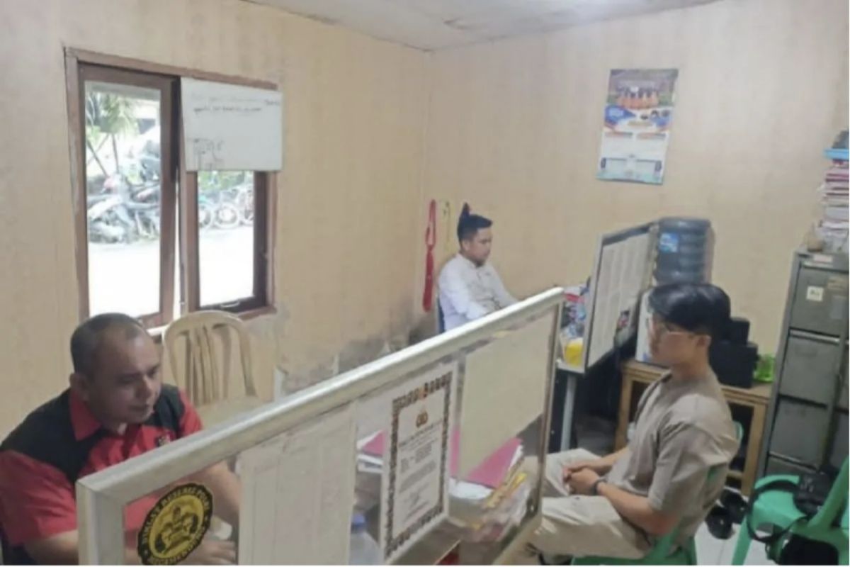 Iseng dengan bendera merah putih, berlanjut ke kantor polisi