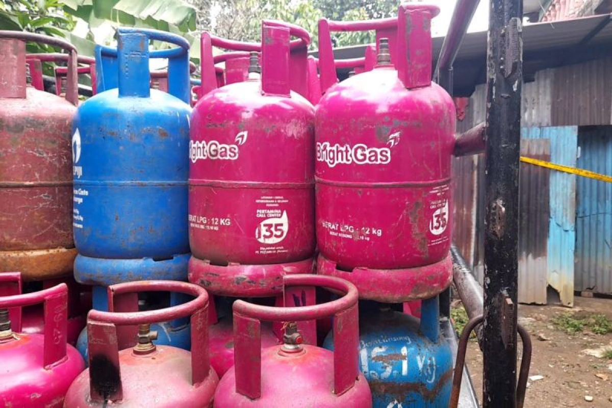 Polisi tangkap pengoplos tabung gas subsidi 3 kg di Delitua