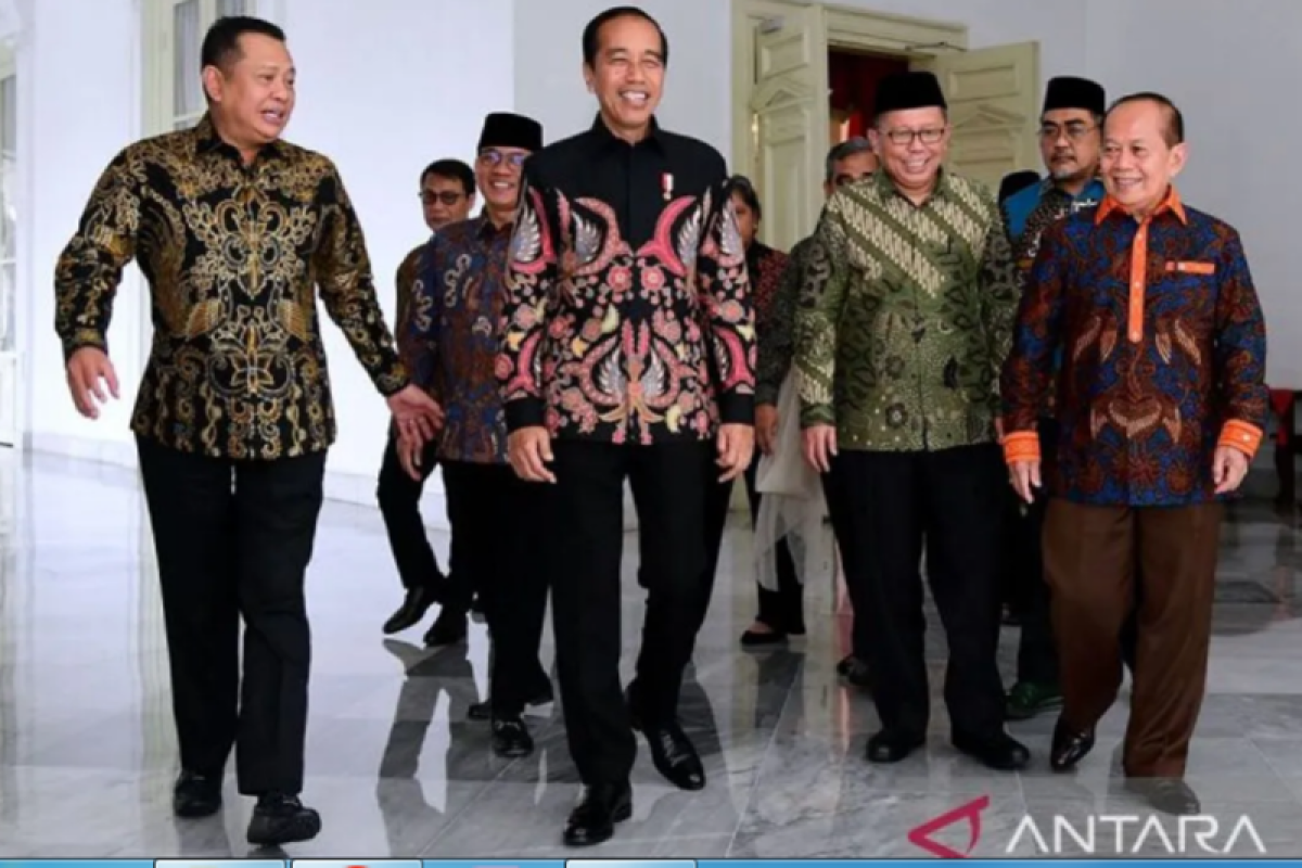 Presiden dan pimpinan MPR saling goda terkait empat pasangan capres