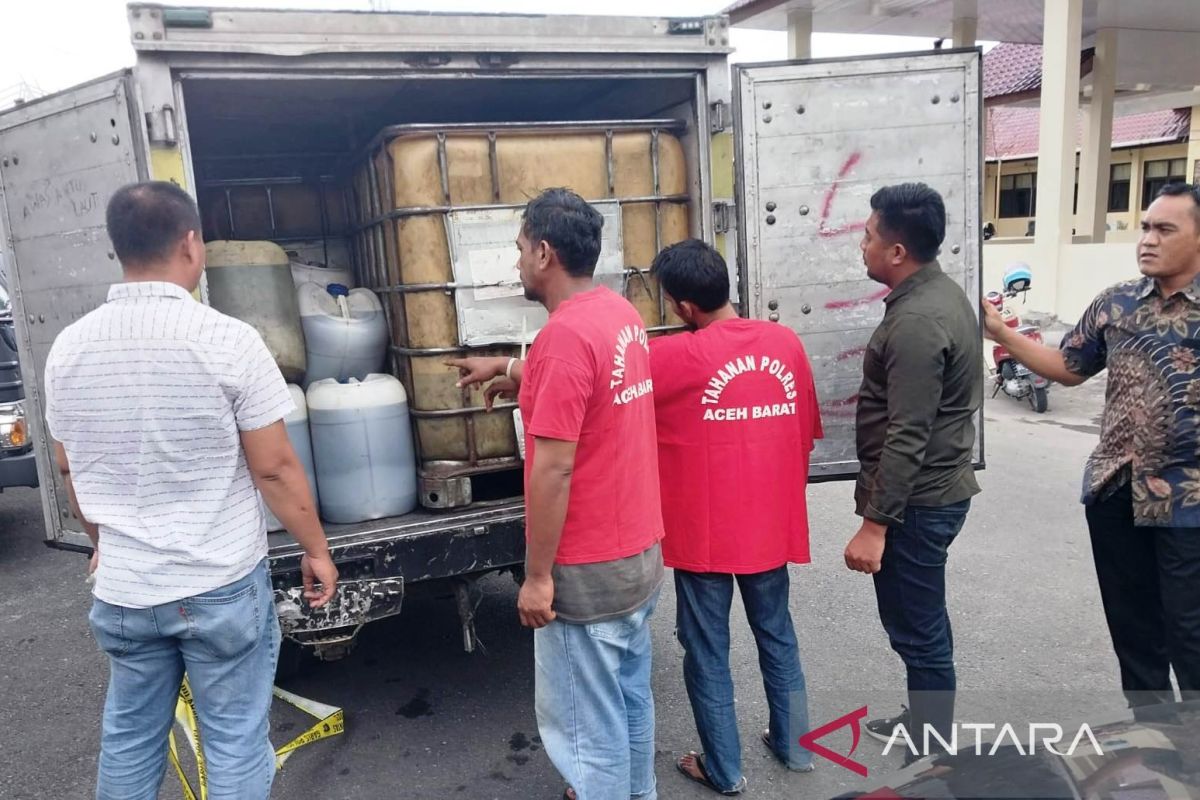 Polres Aceh Barat tangkap dua penimbun 1,5 ton BBM Biosolar subsidi