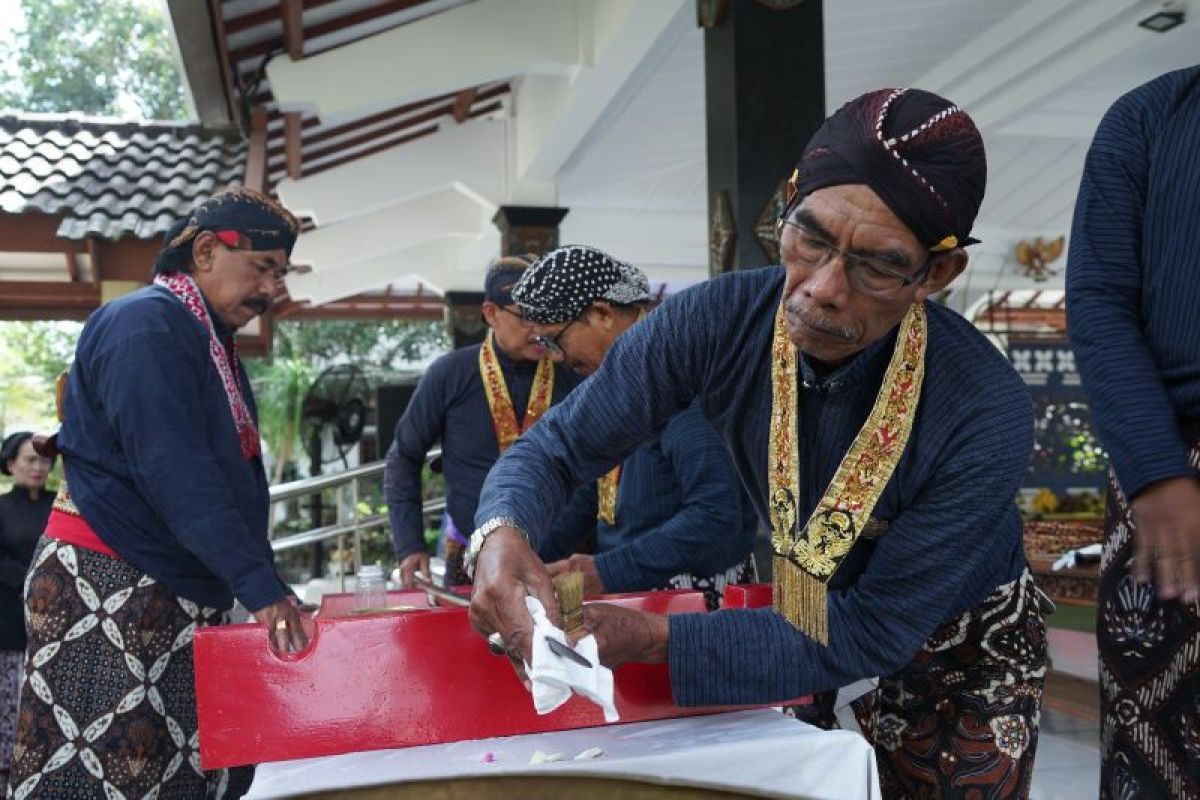 Sleman lakukan "jamasan" pusaka Tombak Kyai Turunsih