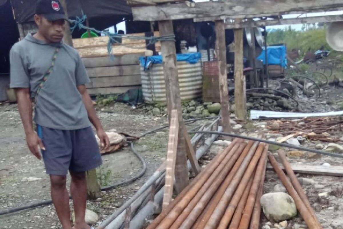 Tim TNI Manunggal Air bantu air bersih untuk warga di Kenyam Nduga
