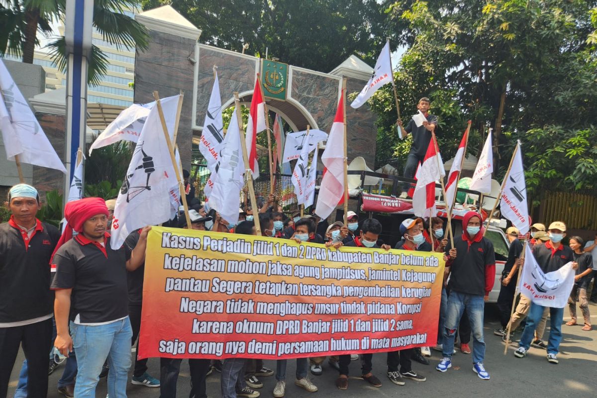Dugaan korupsi Perjadin DPRD Banjar dilaporkan ke Kejagung