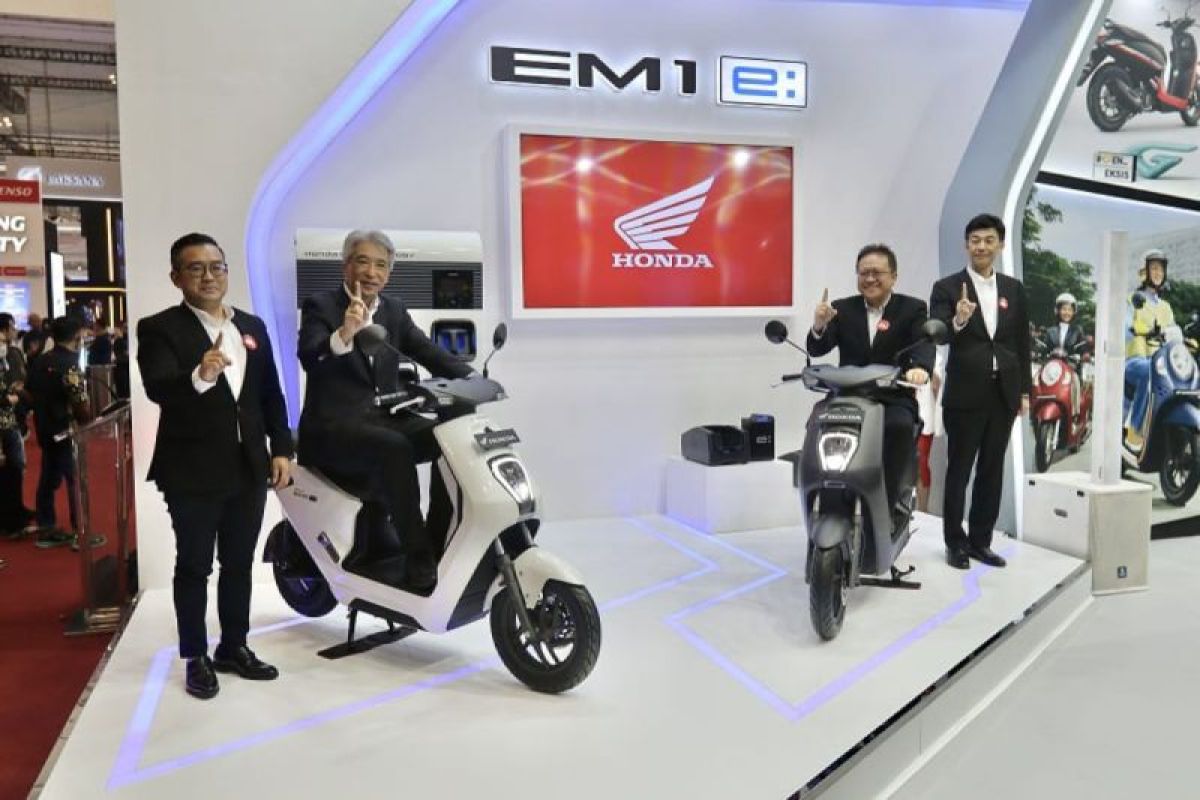 Jawab penantian konsumen, AHM luncurkan sepeda motor listrik  Honda EM1 e: