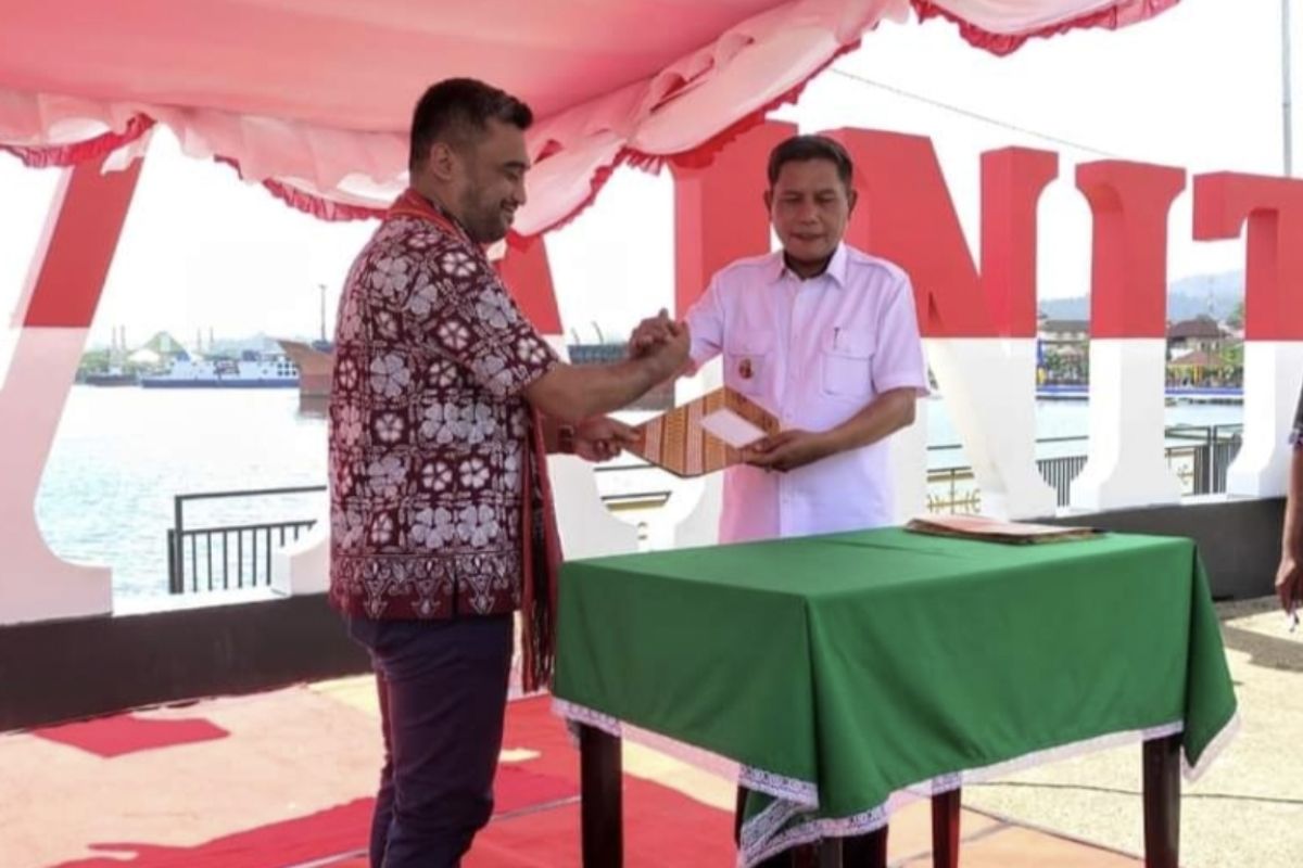 Kementerian PUPR serahkan aset RTPPantai Wainitu ke Pemkot Ambon