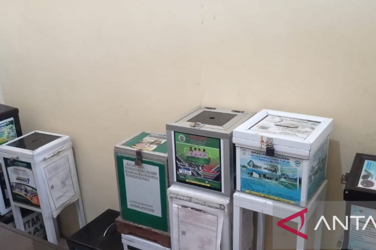 Satpol PP Bangka mengamankan belasan kotak amal tanpa izin