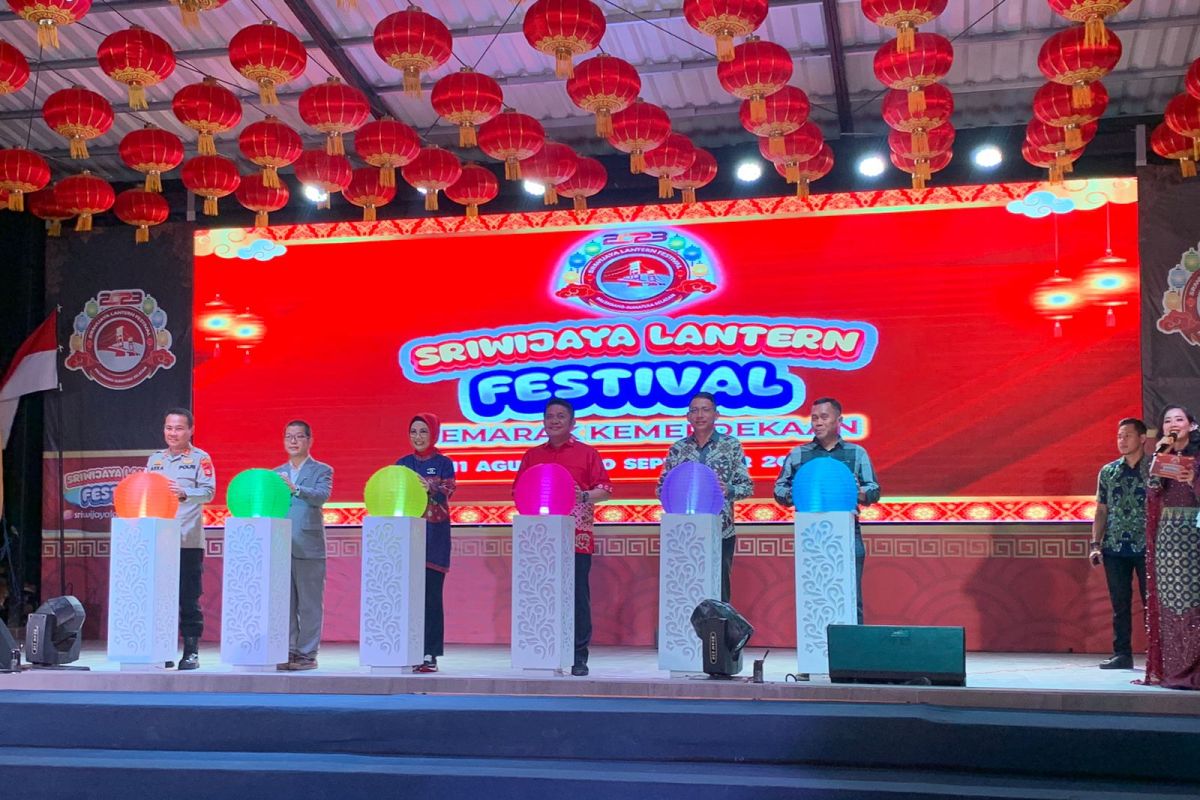 Sriwijaya Lantern Festival 2023 data tarik wisatawan