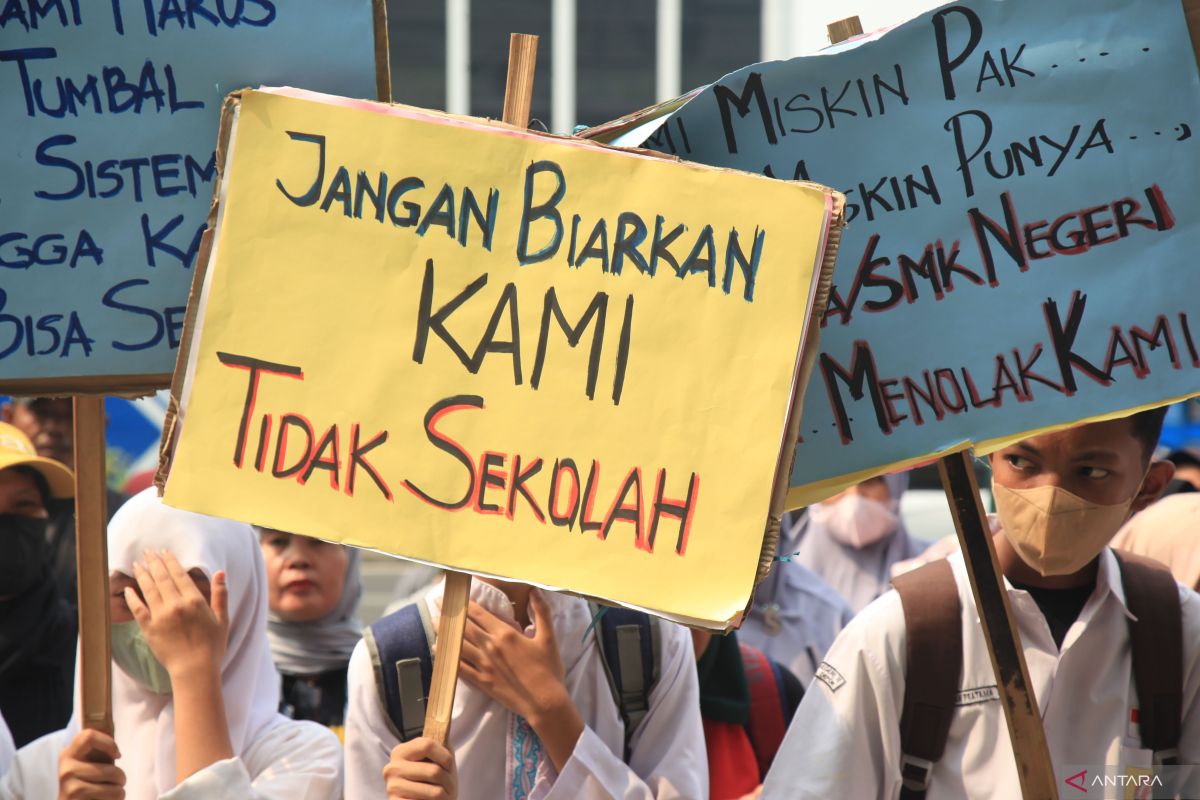 Ketimbang hapus PPDB. pemda bangun sekolah negeri