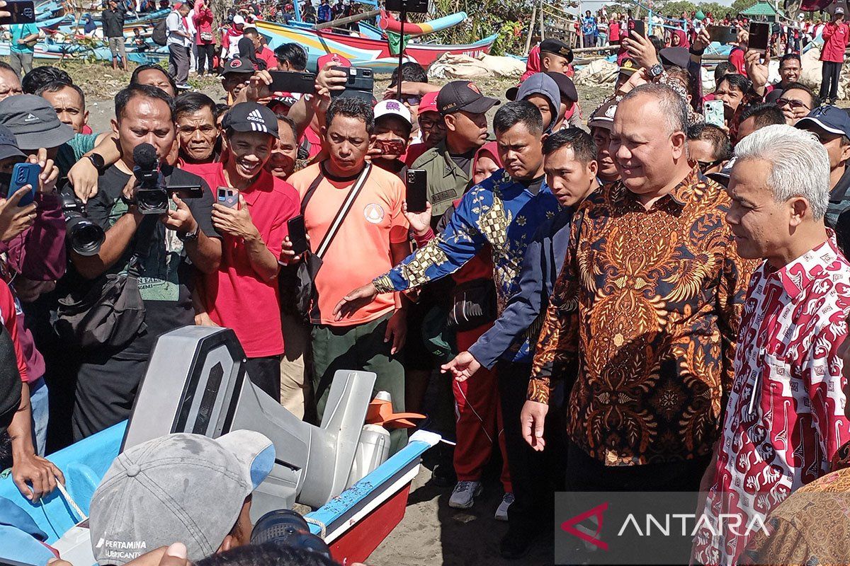 Gubernur Jateng ajak nelayan Cilacap gunakan kapal bermotor listrik