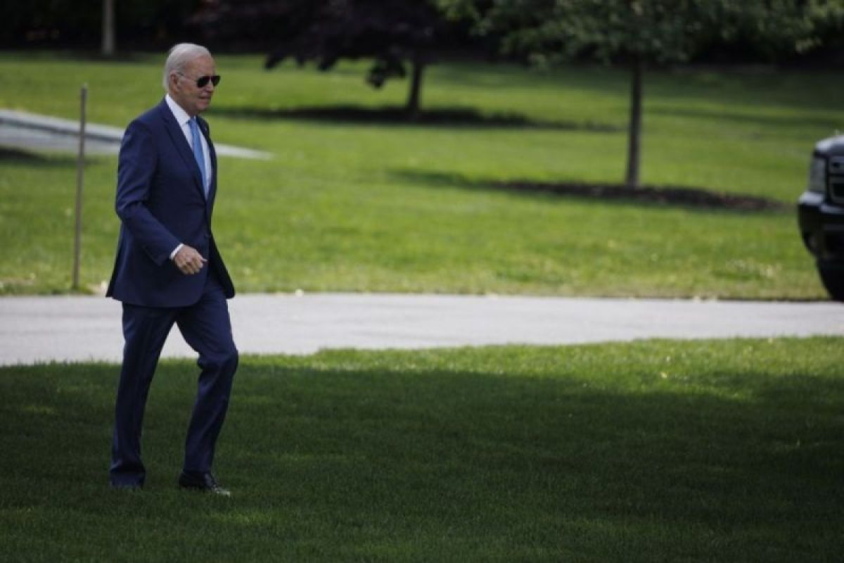 Pemerintah Biden akan desak warga Amerika suntik booster COVID-19