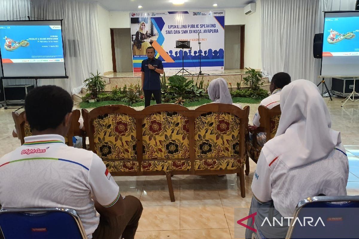 Pertamina Papua ajarkan 74 pelajar Jayapura "public speaking"