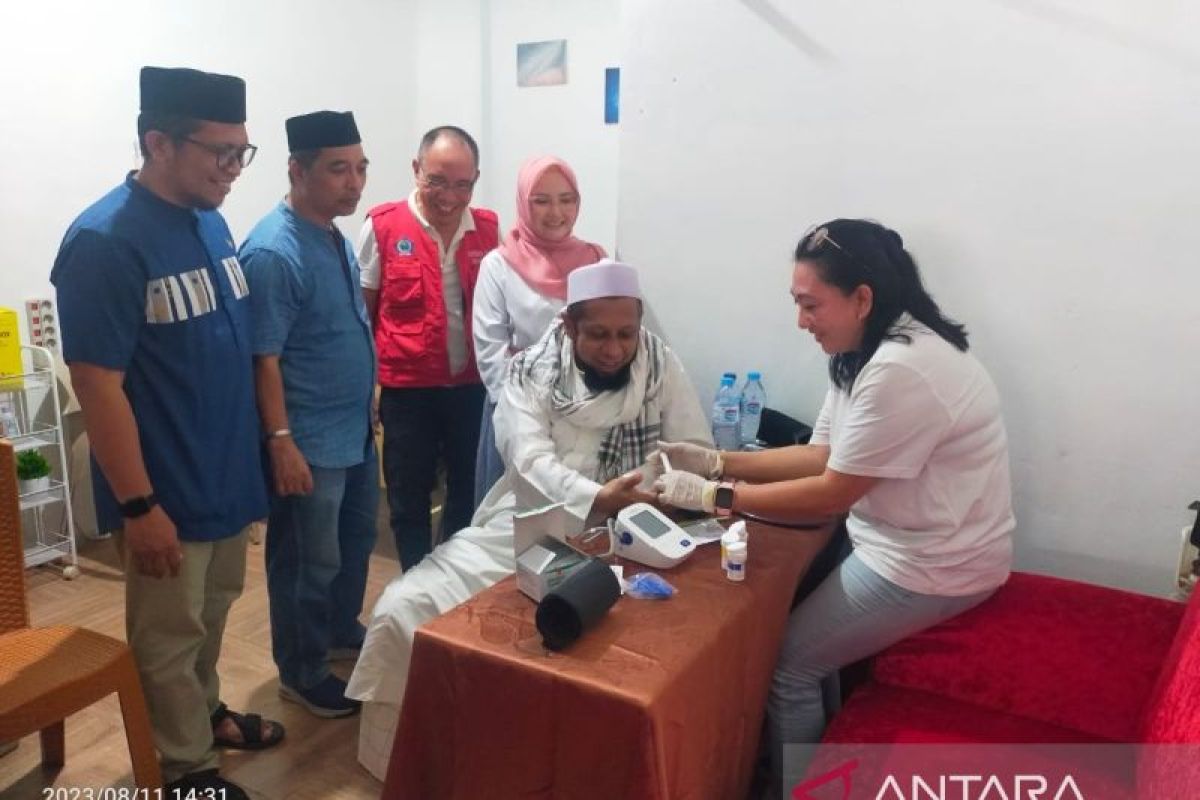 MUI lakukan pengobatan gratis bagi warga Kota Manado