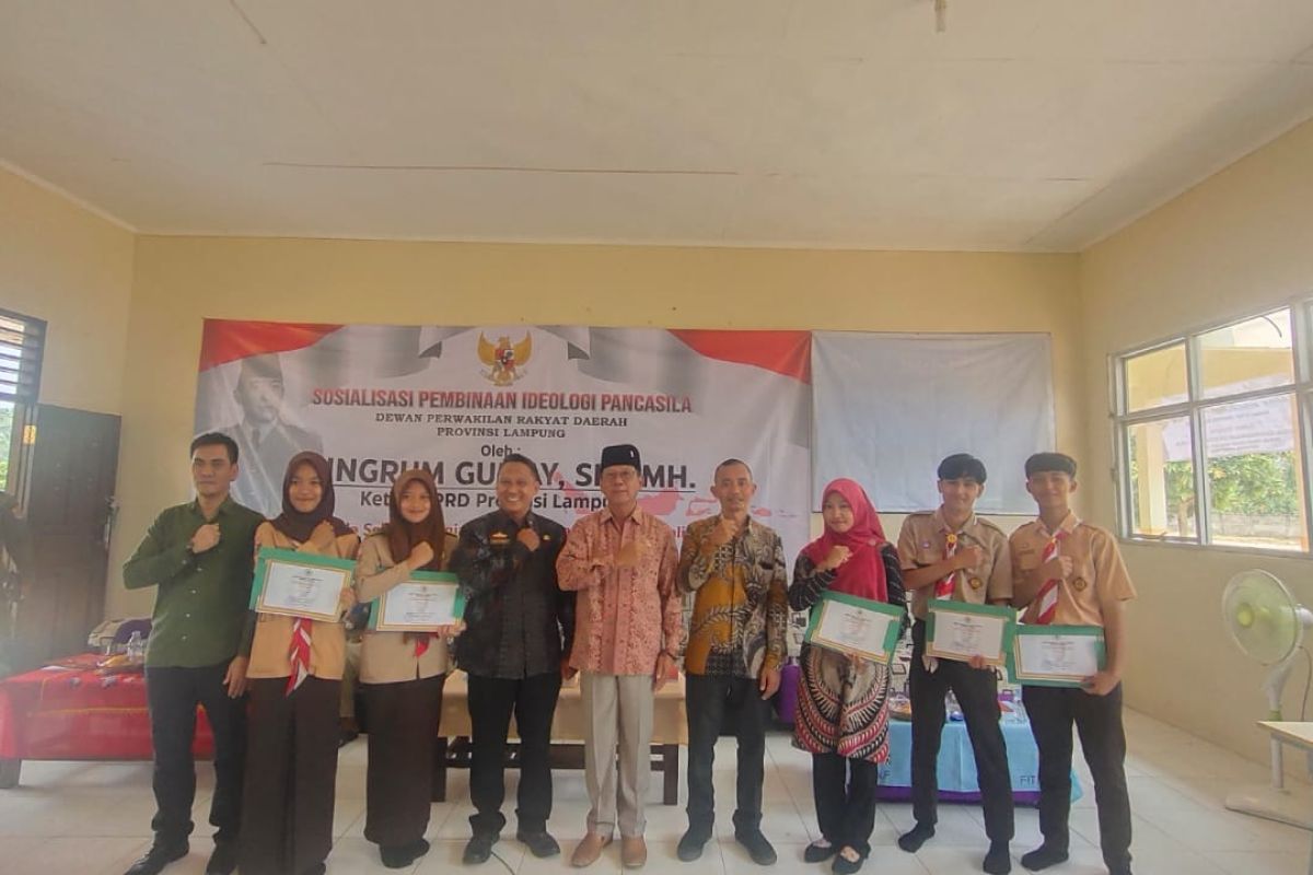 Ketua DPRD Lampung lakukan sosialisasi ideologi Pancasila di SMA 1 Way seputih