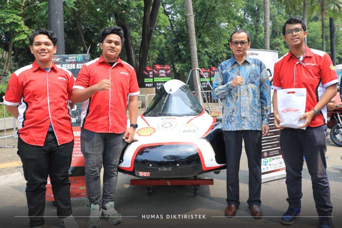 "Urban Hydroz". mobil listrik hemat energi ciptaan mahasiswa UGM