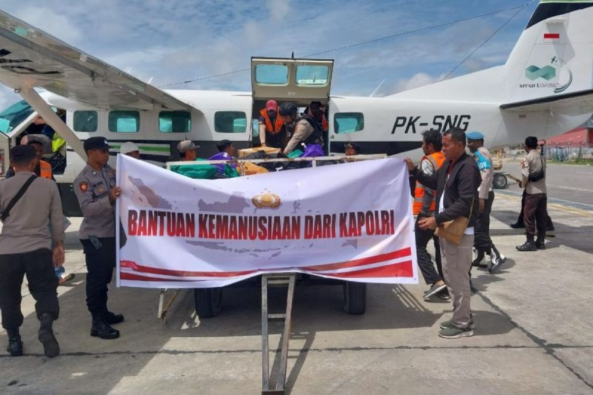 Bantuan Kapolri dan Polda Papua dikirim ke Puncak