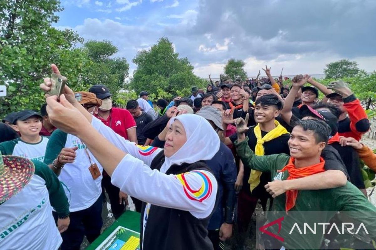 Gubernur Khofifah ajak remaja wujudkan Indonesia Emas 2045