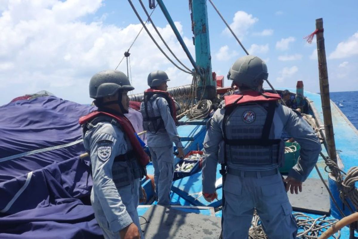 KKP hentikan alih muatan ilegal tiga kapal perikanan di Laut Aru Maluku