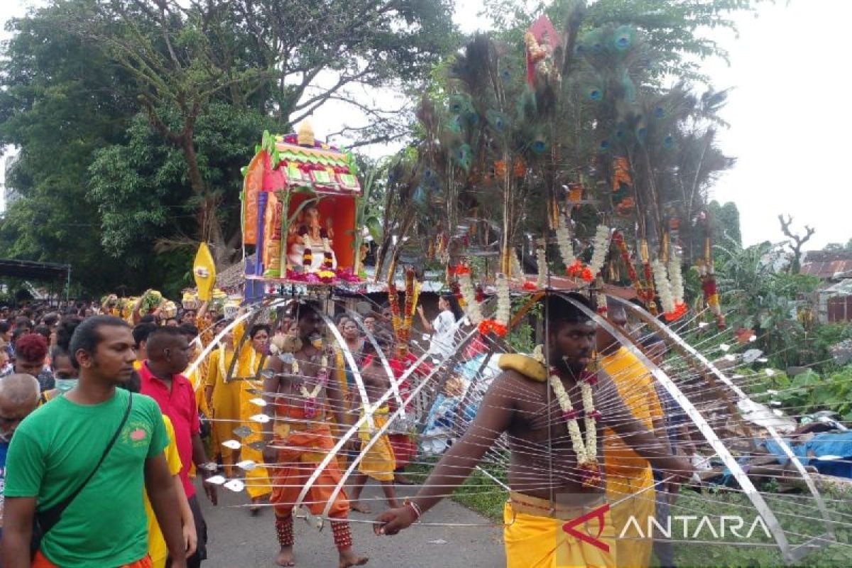 Ratusan umat Hindu di Medan rayakan Adhi Thiruvilla