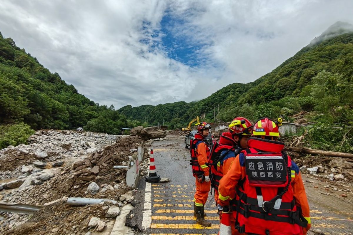 Korban tewas akibat longsor di China bertambah jadi 21 orang