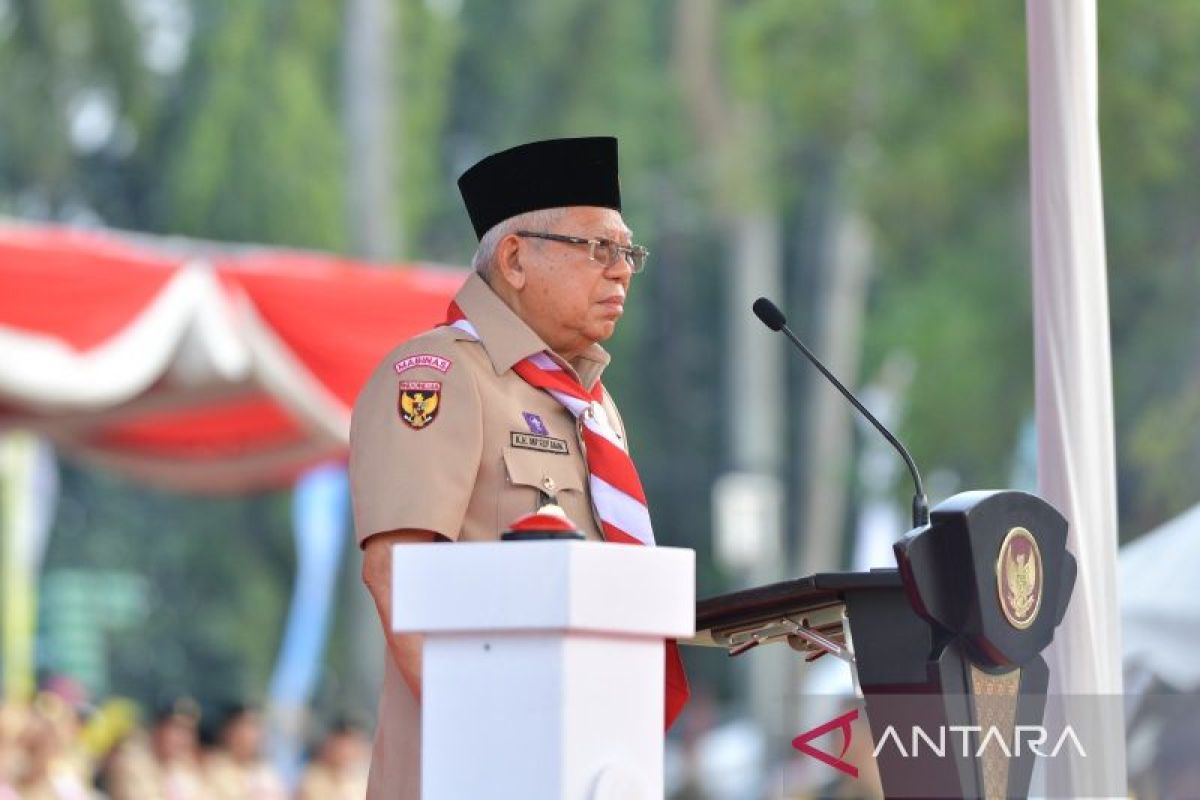 Bupati Lampung Tengah terima penghargaan dari Wakil Presiden RI