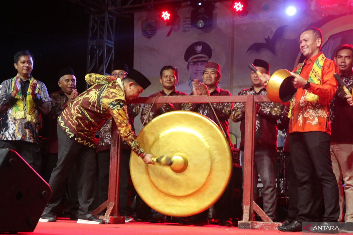 Wakil Bupati Kotabaru buka festival Goa Lowo