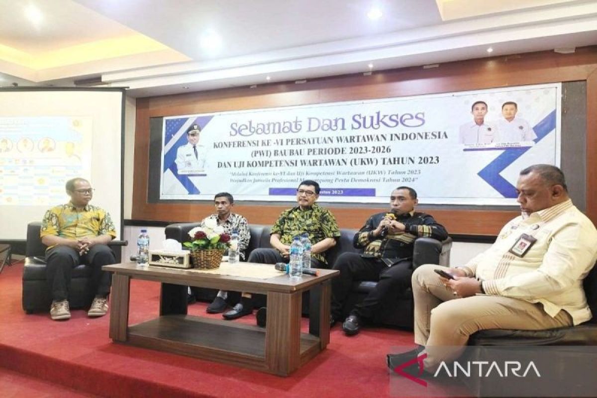 Wali Kota Baubau minta Pers sajikan berita yang mencerdaskan Pemilih