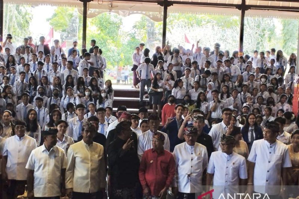 Gubernur Bali minta siswa tonton film berbasis budaya lokal