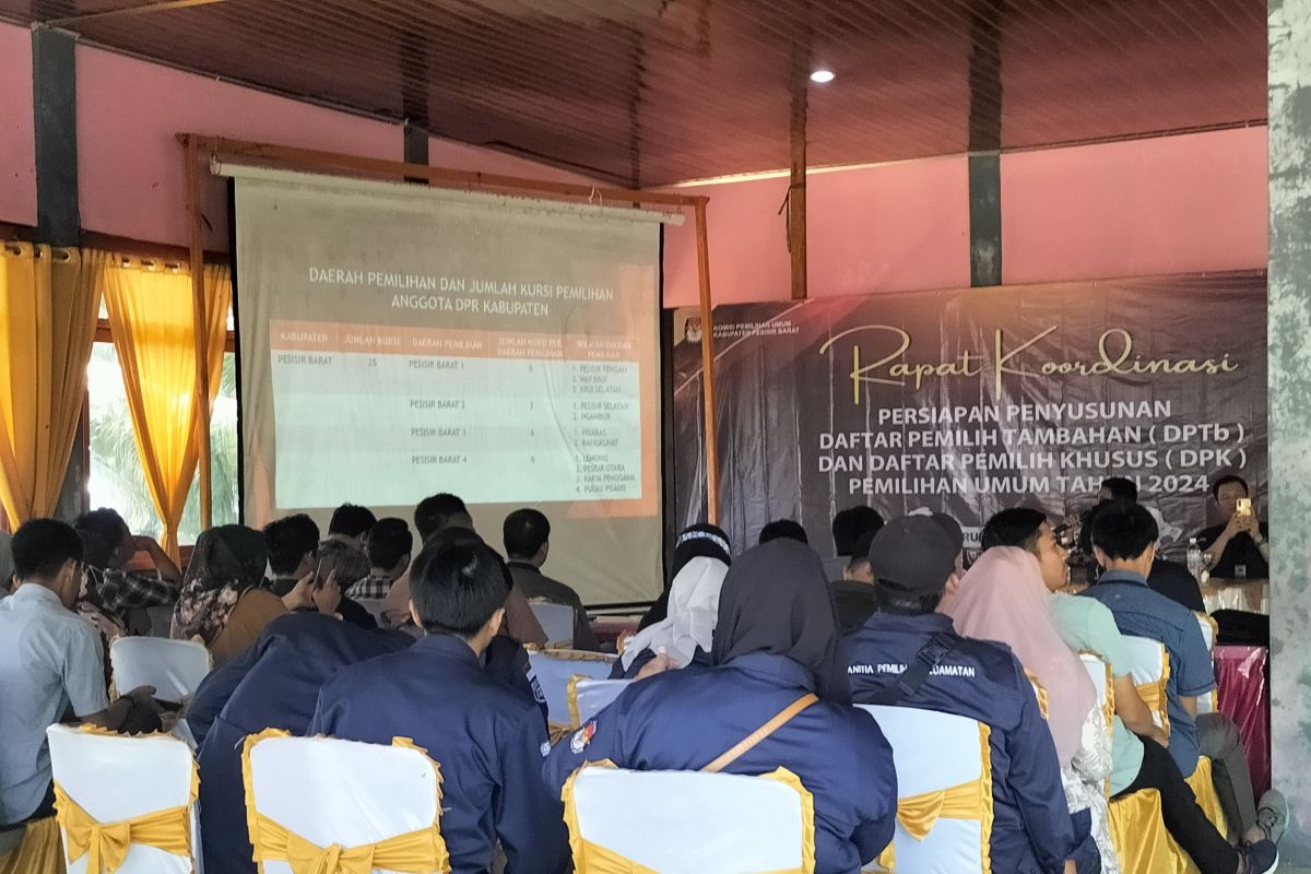 KPU Pesisir Barat giatkan sosialisasi terkait pemilih pindahan