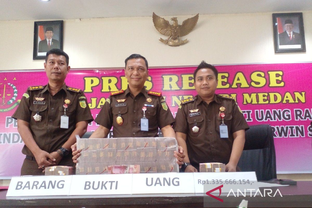 Kejari Medan eksekusi barang bukti uang rampasan senilai Rp1,3 miliar