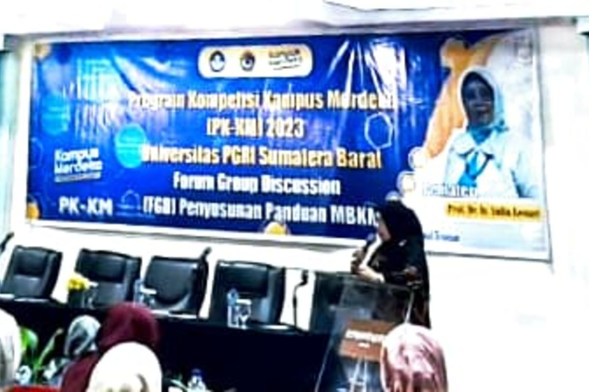 FGD pengelolaan dan penyempurnaan panduan MBKM Universitas PGRI Sumatera Barat