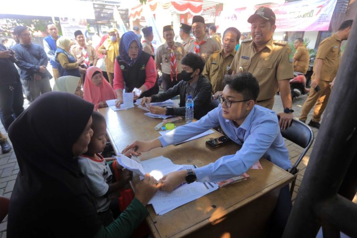 Dinsos Kota Tangerang berikan BST tahap dua ke 3.250 warga