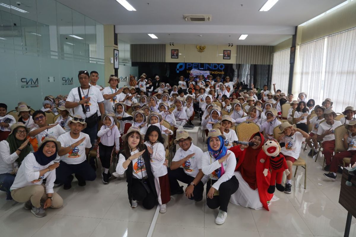 Semarakkan HUT RI ratusan siswa SD karya wisata ke Pelabuhan Makassar