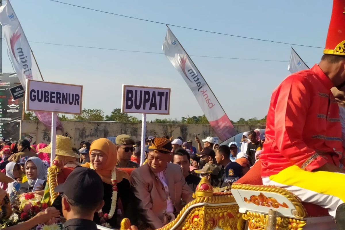 Gubernur Khofifah ikut ramaikan Kirab Budaya di Ponorogo