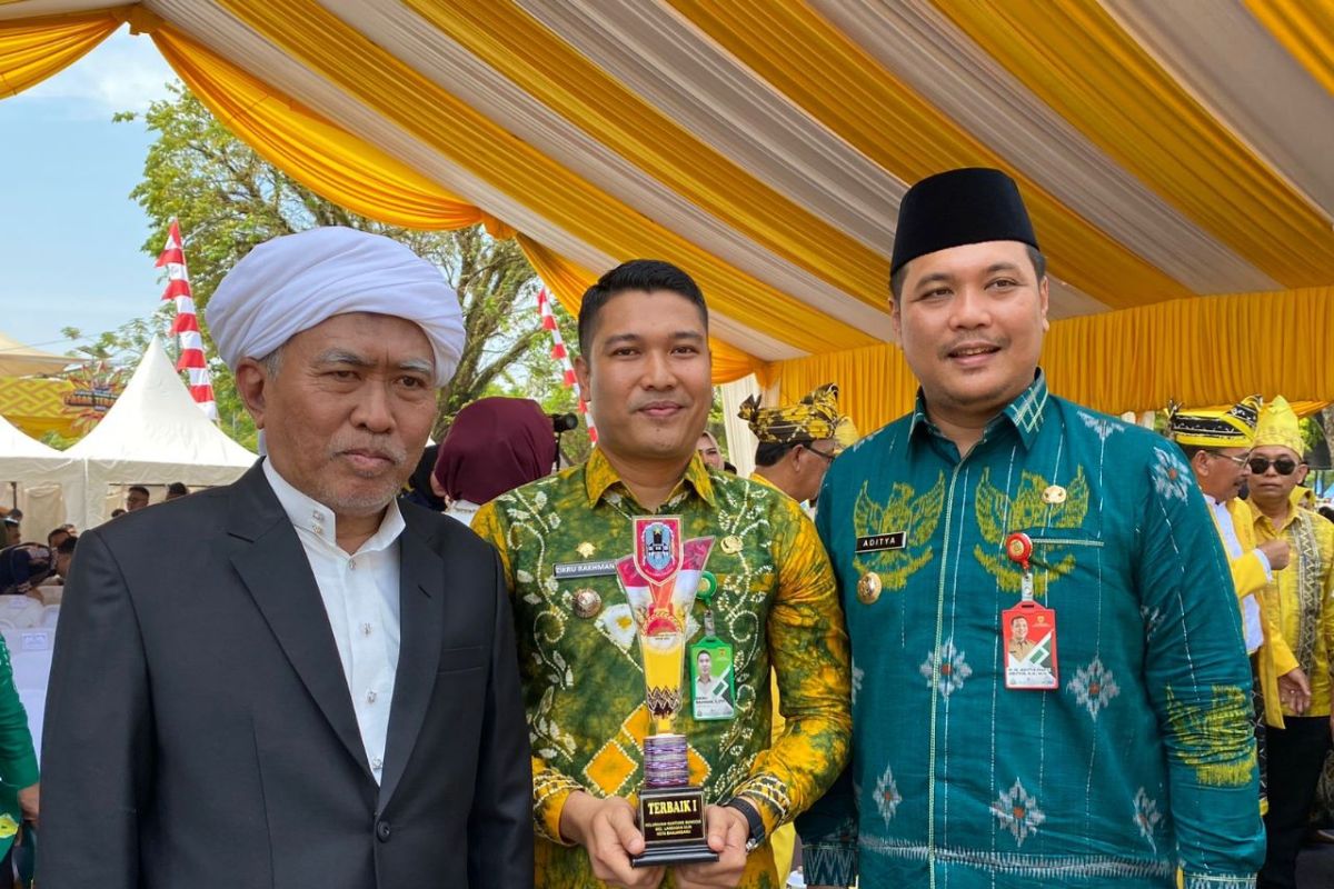 Guntung Manggis wins village competition in South Kalimantan