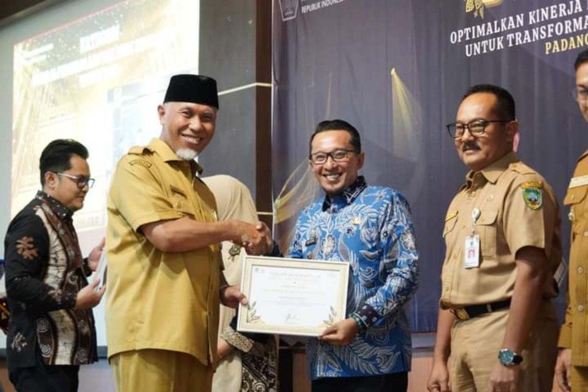 Pemkab Tanah Datar terima penghargaan Direktorat Jenderal Perbendaharaan Sumatera Barat