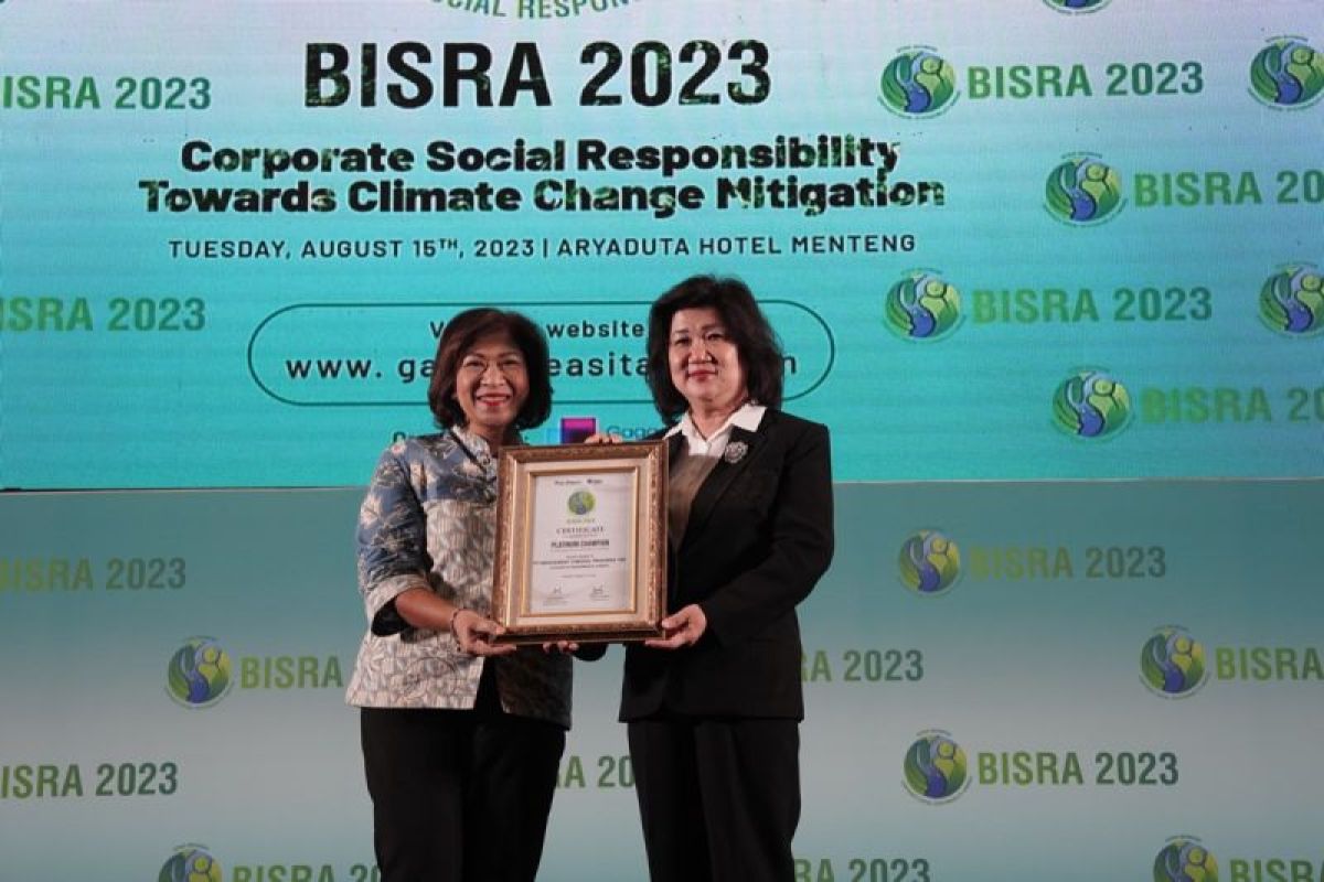 Indocement raih penghargaan platinum champion environmental element BISRA