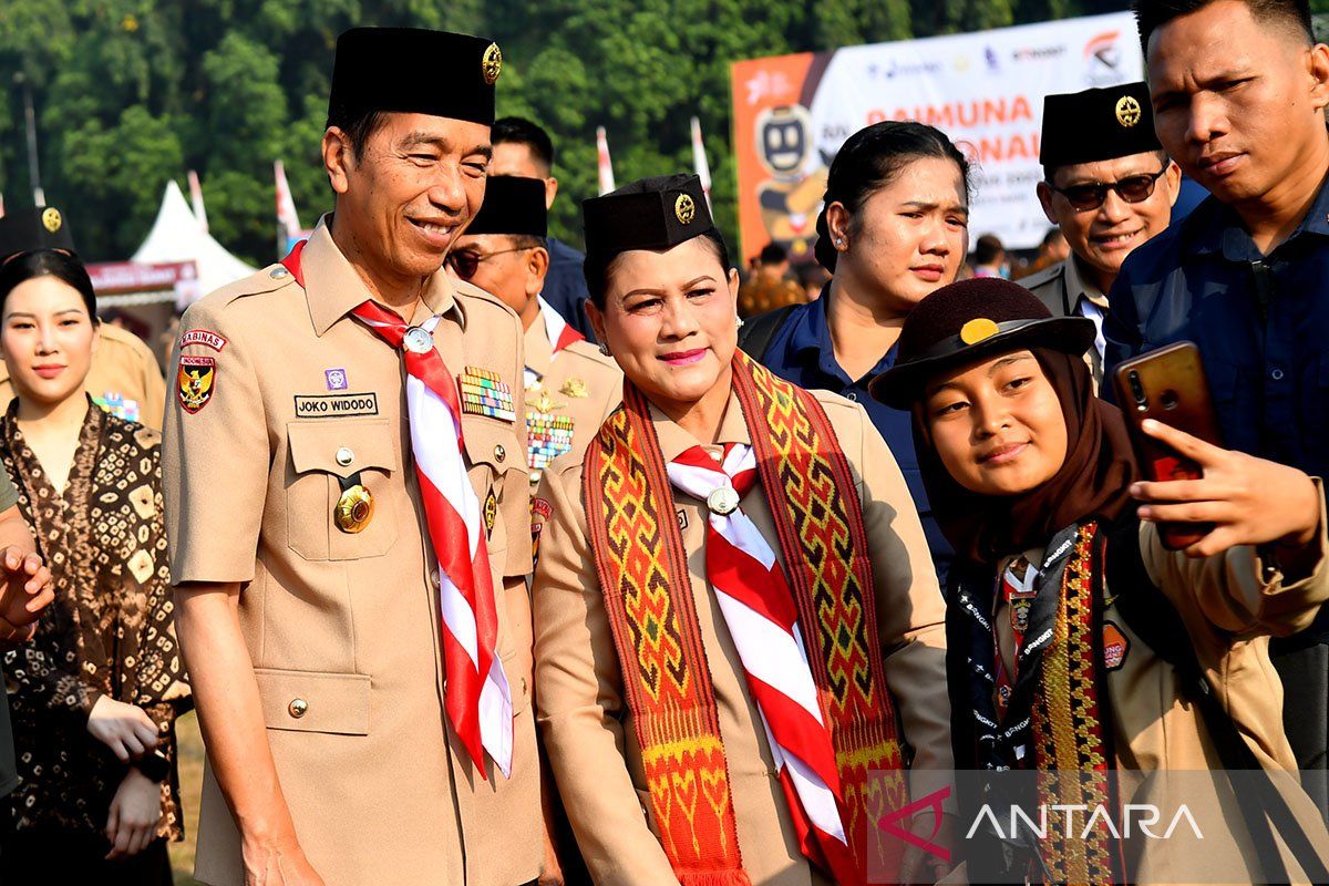 Presiden Jokowi dan Ibu Iriana tinjau Raimuna Nasional XII