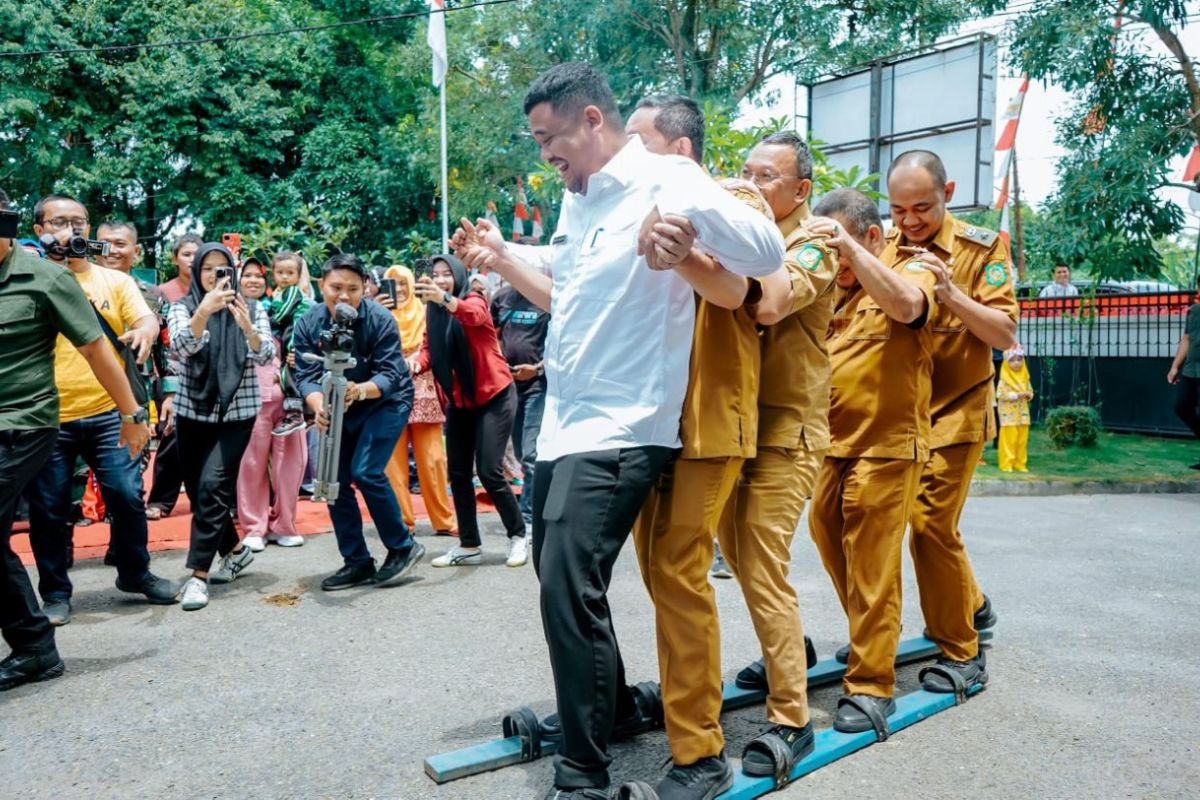 Sambut kemerdekaan, Bobby Nasution meriahkan festival permainan rakyat