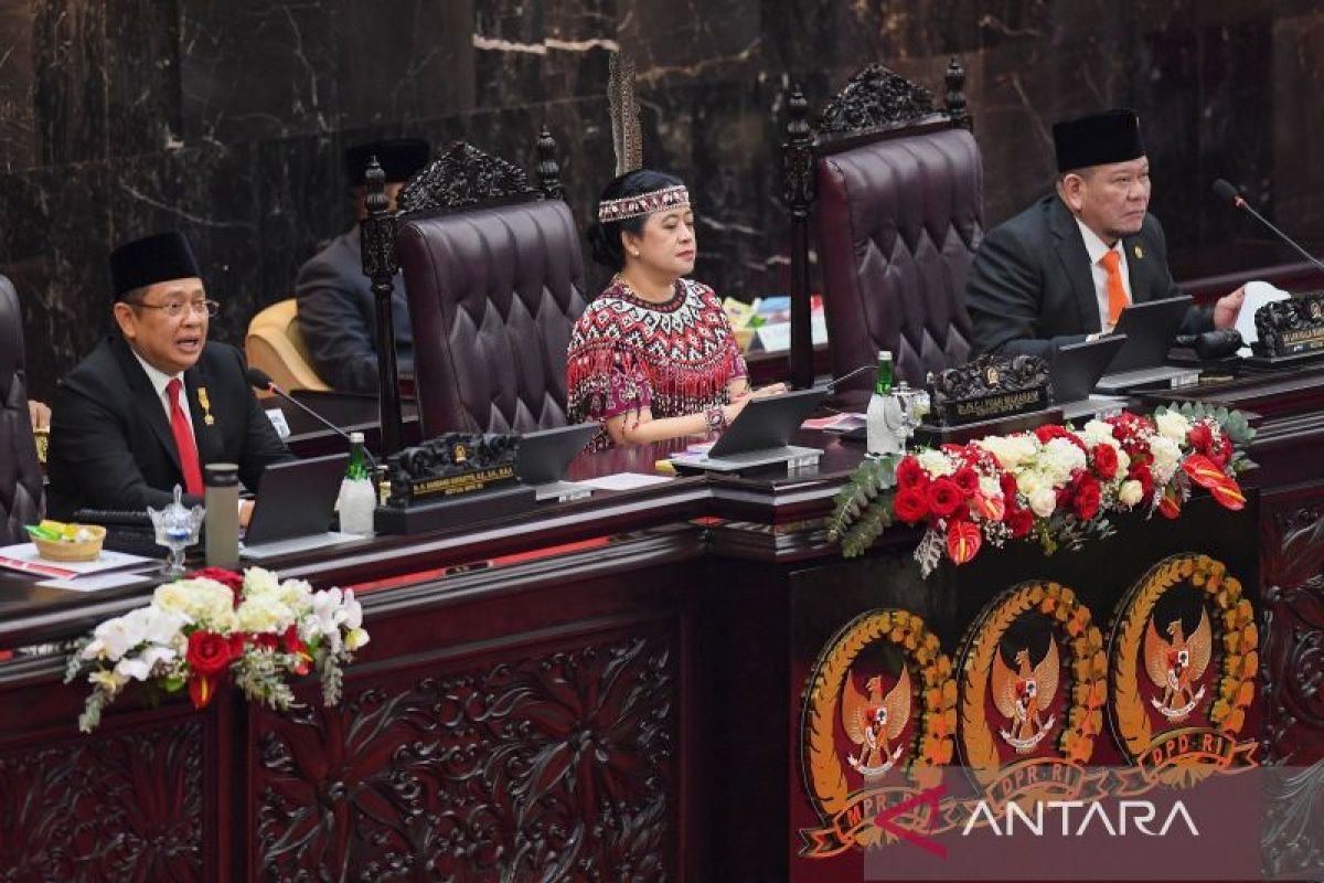 Ketua DPR RI gunakan baju adat dayak di Sidang Tahunan MPR 2023