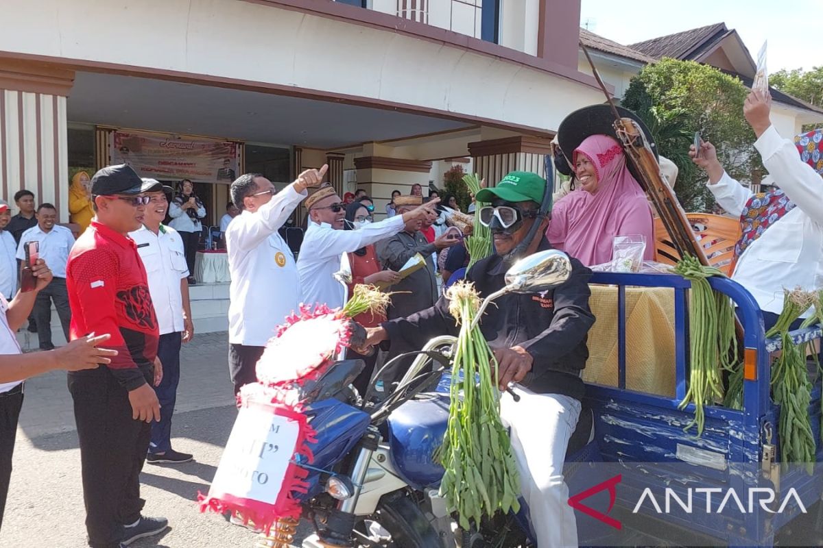 Pemkab Gorontalo Utara menggelar karnaval meriahkan HUT RI