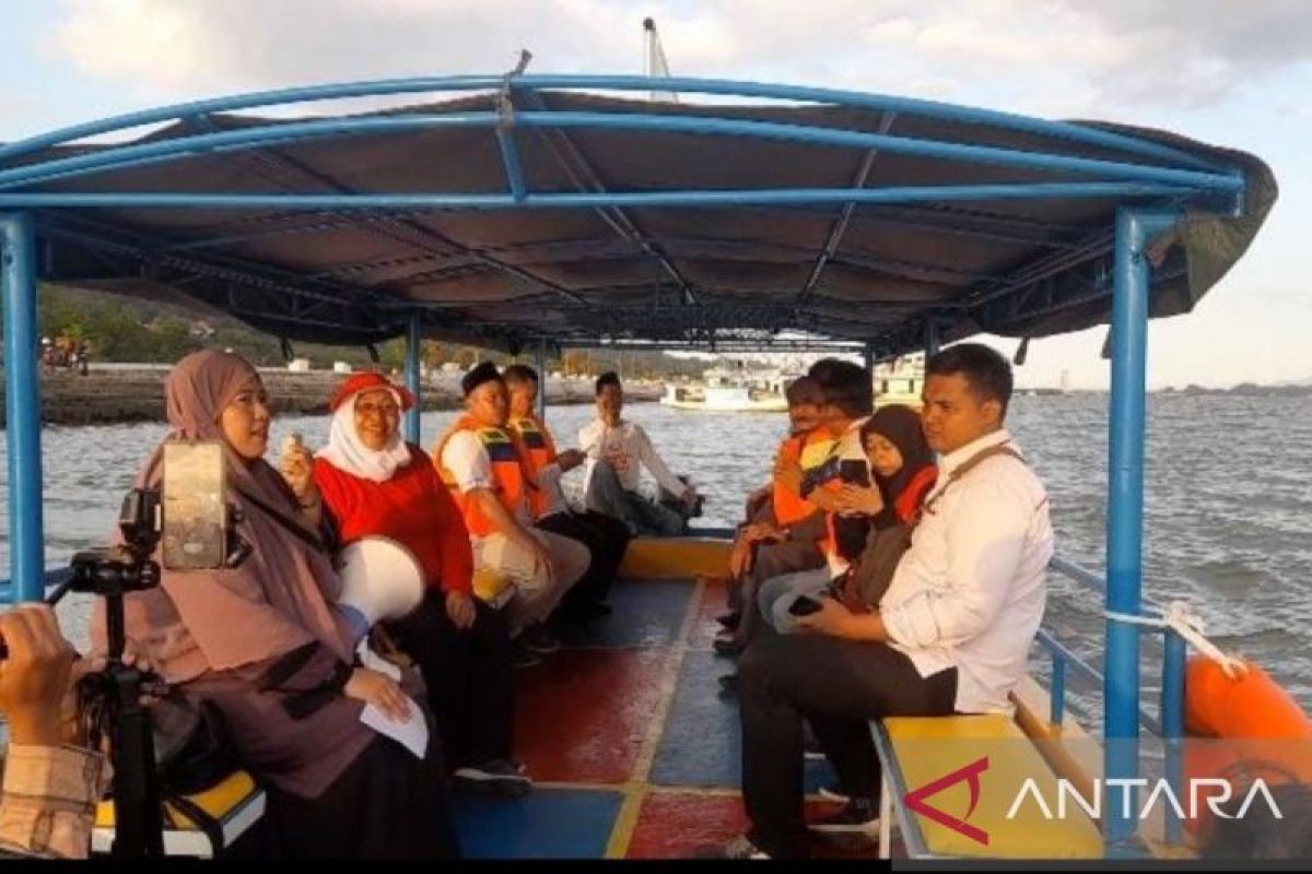 Pemkot Kendari luncurkan kapal wisata Teluk Kendari