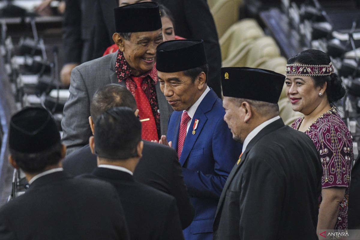 Jokowi: RAPBN 2024 usulkan gaji ASN/TNI/Polri naik 8 persen