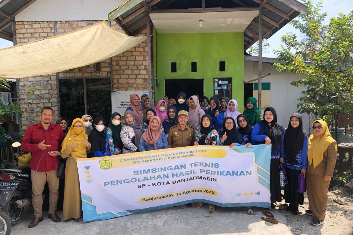 DKP3 Banjarmasin gelar bimtek olahan hasil perikanan di Kampung lele Tatah Belayung
