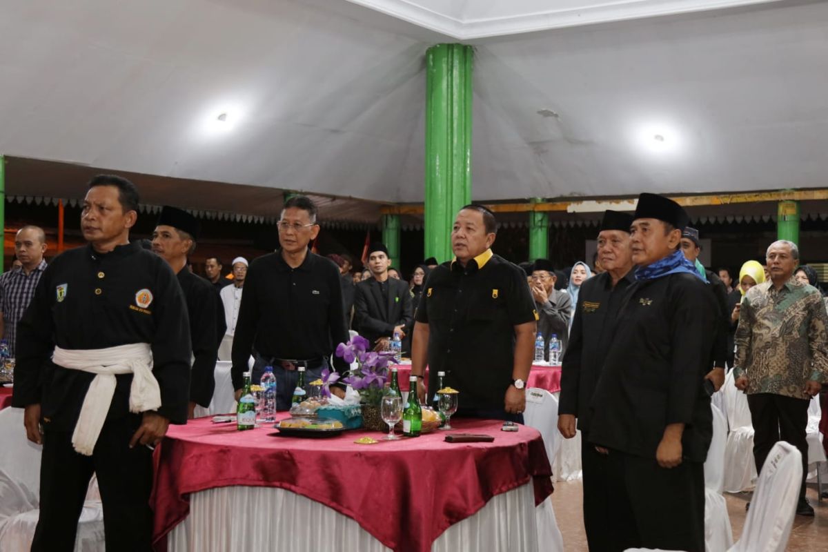 Gubernur dan Pj Bupati Pringsewu dinobatkan sebagai warga kehormatan Kesti TTKKDH Provinsi Lampung