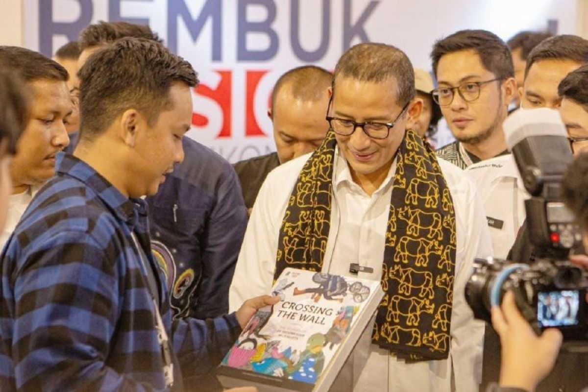 Presiden tunjuk Sandiaga Uno jadi Menko Marves Ad Interim