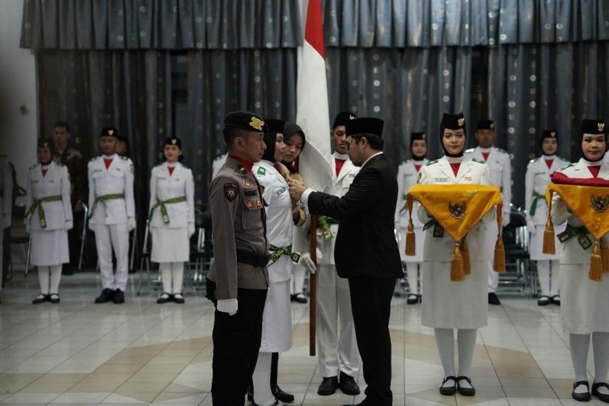 Bupati HST kukuhkan 45 anggota Paskibraka jelang HUT Ke-78 RI