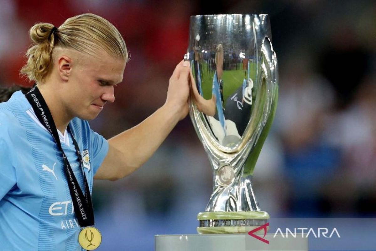 Erling Haaland meraih penghargaan PFA Player of the year musim 2022/2023